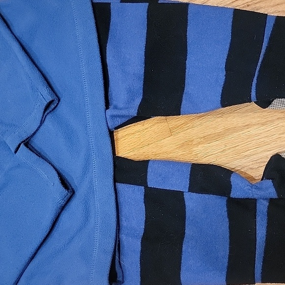 Lands' End 2 piece Fleece Footed Striped Pajamas - Picture 3 of 7